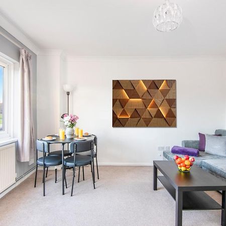 Onsitestays - Cosy 2-Bedroom Apartment With Private Entrance & Long Stay Prices Γκρέιβσεντ Εξωτερικό φωτογραφία